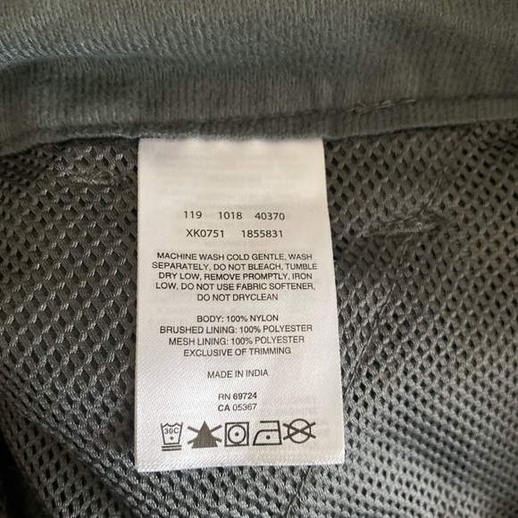 Columbia women’s Omni shade dry fit cargo pants - Picture 9 of 15